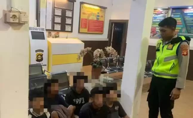 Foto Aparat Kepolisian Musi Banyuasin Sumatera Selatan, menangani tujuh pelajar siswa Tawuran