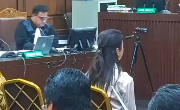 Foto Indira Chunda Thita mengikuti sidang Tipikor SYL