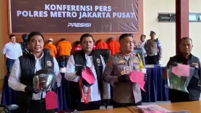 Foto Kapolsek Metro Menteng, Kompol Bayu Marfiando Amankan Jambret