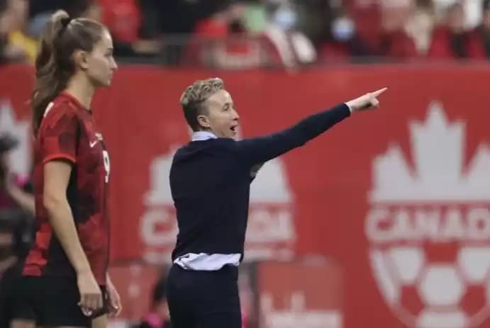 Foto Pelatih kepala timnas putri Kanada Beverly Priestman