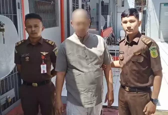 Foto Petugas kejaksaan mengawal terdakwa narkotika