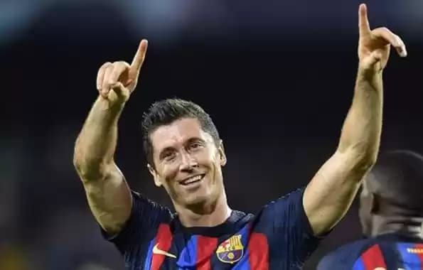 Foto Striker Barcelona Robert Lewandowski