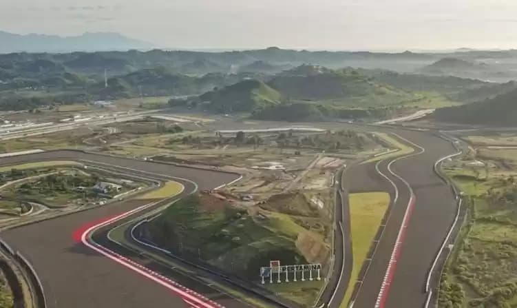 Foto udara tikungan ke-10 Pertamina Mandalika International Street Circuit