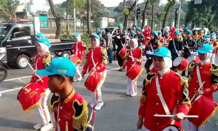Foto Warga RW 02 Lenteng Agung, Jagakarsa gelar pentas seni.