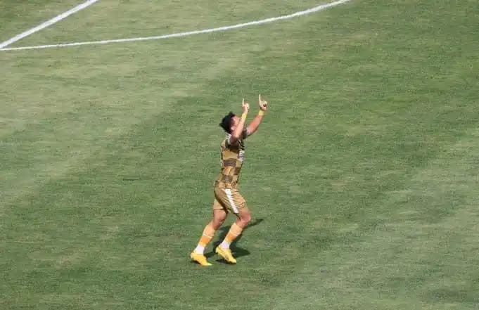 Gelandang serang Dewa United Egy Maulana Vikri berselebrasi