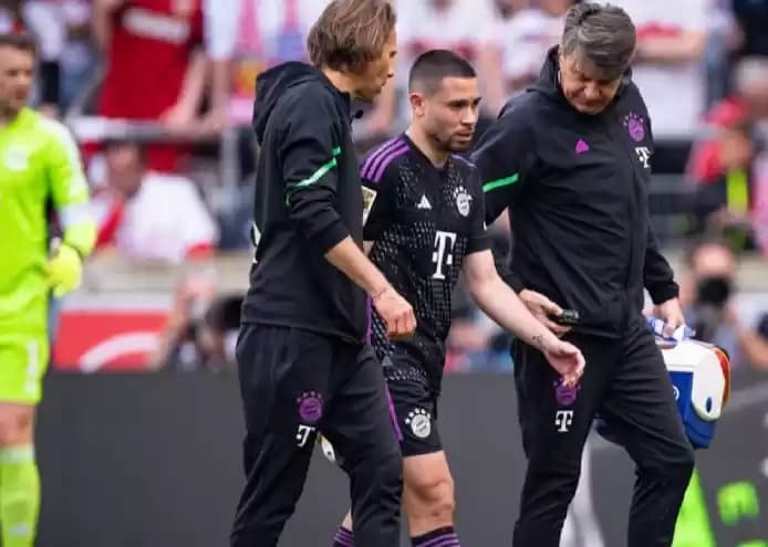 Guerreiro meninggalkan stadion karena cedera