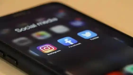 Illustrasi Media Sosial