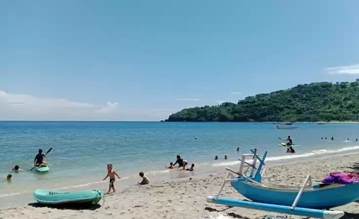 Ilustrasi-Pantai di wilayah Provinsi Nusa Tenggara Barat