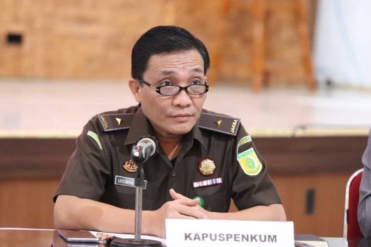 Tim Tabur Kejagung Tangkap Buronan Pembuatan Surat Palsu di Medan