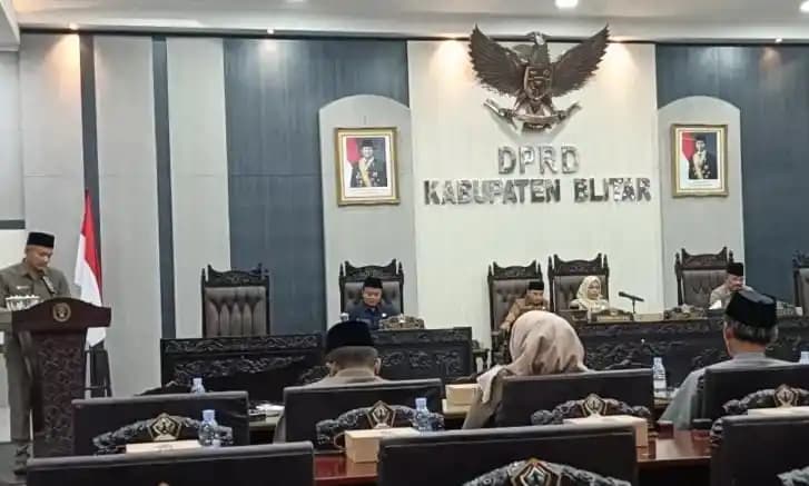 Juru bicara Fraksi PDI Perjuangan saat menyampaikan pandangan umum