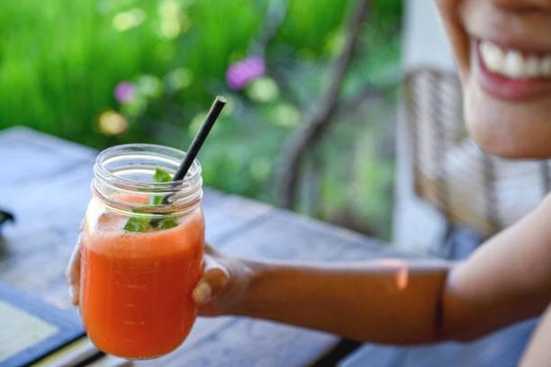 5 Jus yang Dapat Memperlambat Proses Penuaan Menurut Sains