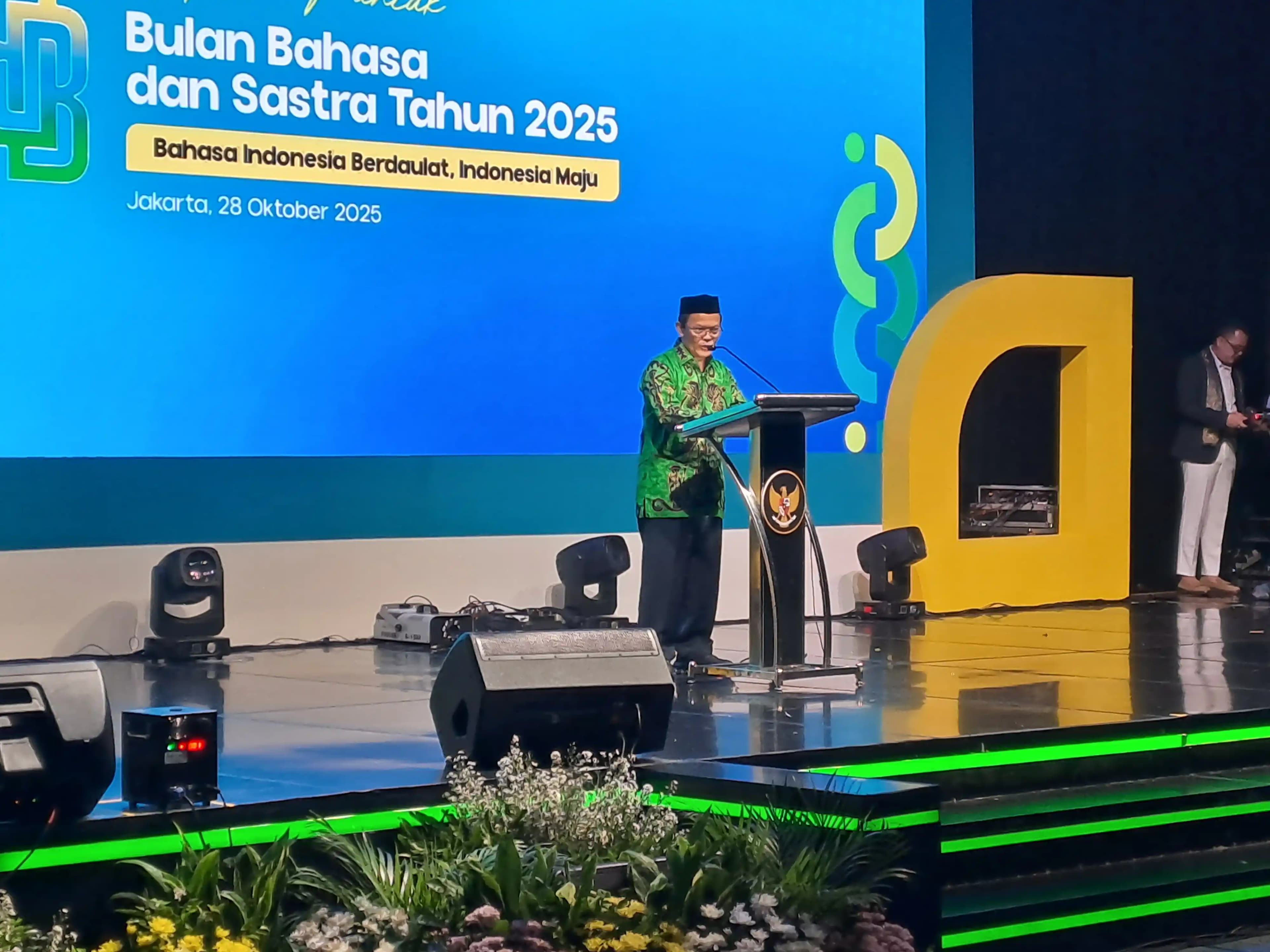 Kepala Badan Bahasa, Hafidz Muksin saat beberkan soal Bulan Bahasa dan Sastra 2025. (Foto. Rizal Siregar)