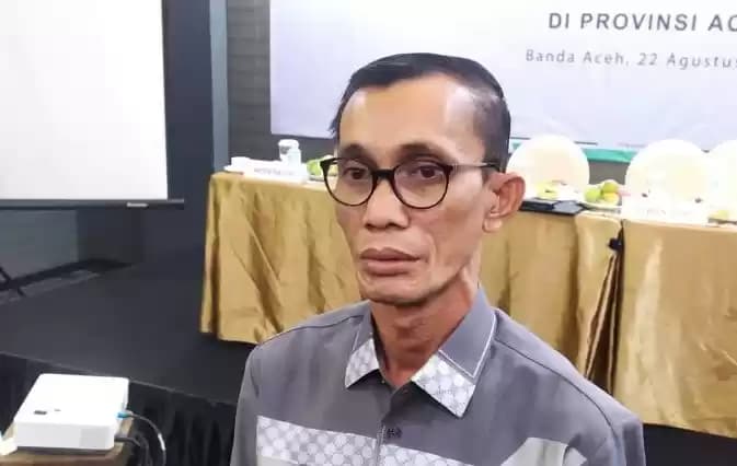 Ketua KIP Aceh, Saiful saat menjelaskan terkait putusan MK soal Pilkada untuk Aceh