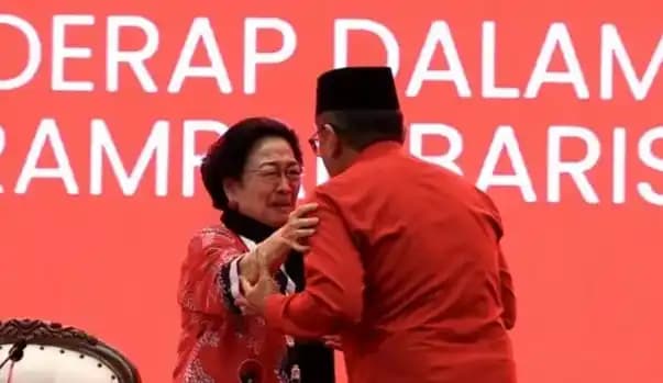 Ketum PDIP Megawati Sokarnoputri bersama Sekjen PDIP Hasto Kristiyanto