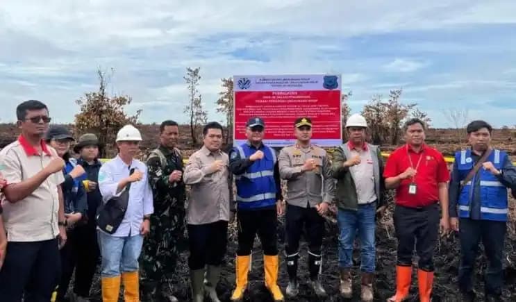 KLH Segel Lahan Terbakar 200 Hektare di Kalimantan Barat
