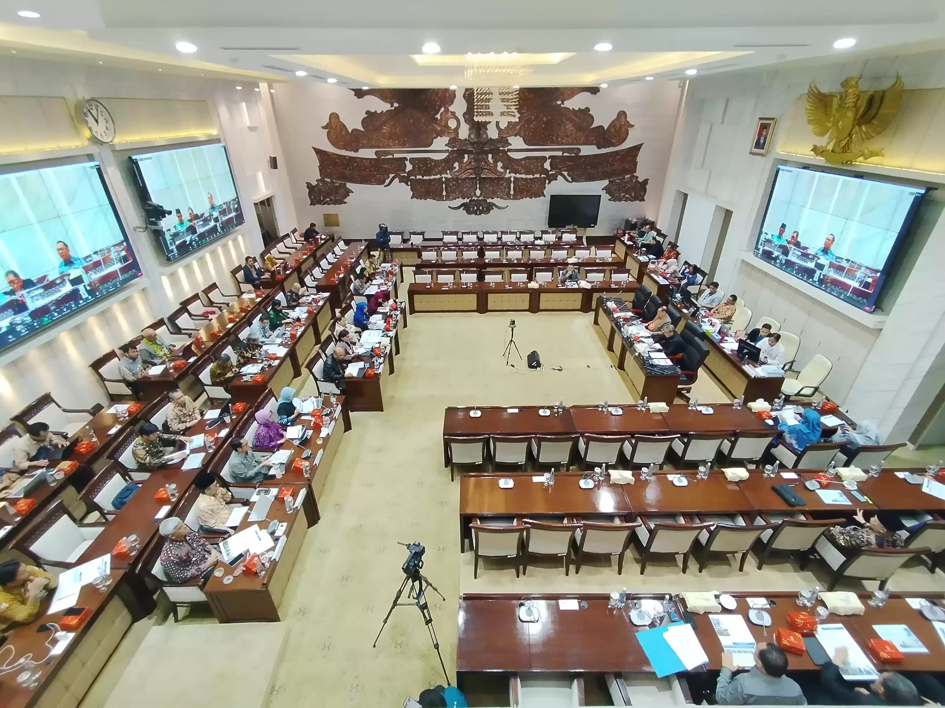 Komo XI Gelar Rapat Kerja dengan Menteri PPN/Kepala Bappenas (Foto: MI/Dhanis)