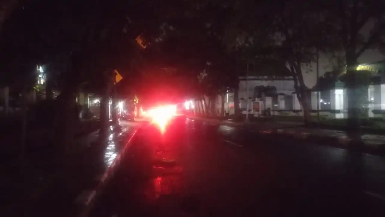 Kondisi di Jl. Gedung Utama, Kota Bandung, Jawa Barat (Jabar) ketika malam hari