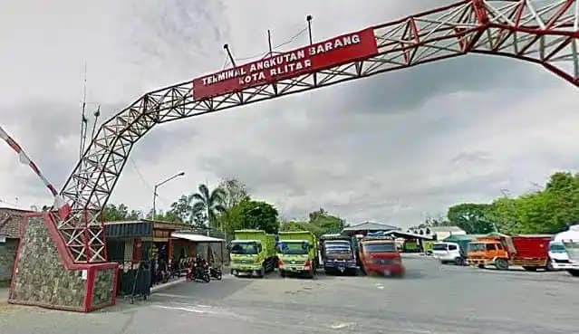 Kontrak Baru Seumur Jagung, 38 Tenaga Pendukung Terminal Kargo Blitar “Dilempar” Lewat Pesan Singkat Tengah Malam