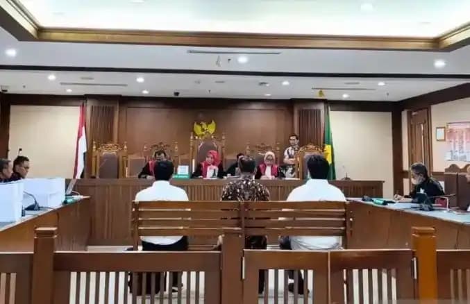 Korupsi APD Rp 319 M, Dirut EKI Satrio Wibowo dan Dirut PPM Ahmad Taufik Dituntut 14 Tahun Bui Lebih