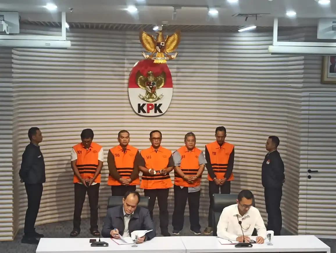 KPK Borgol Bupati Lamteng Ardito Cs