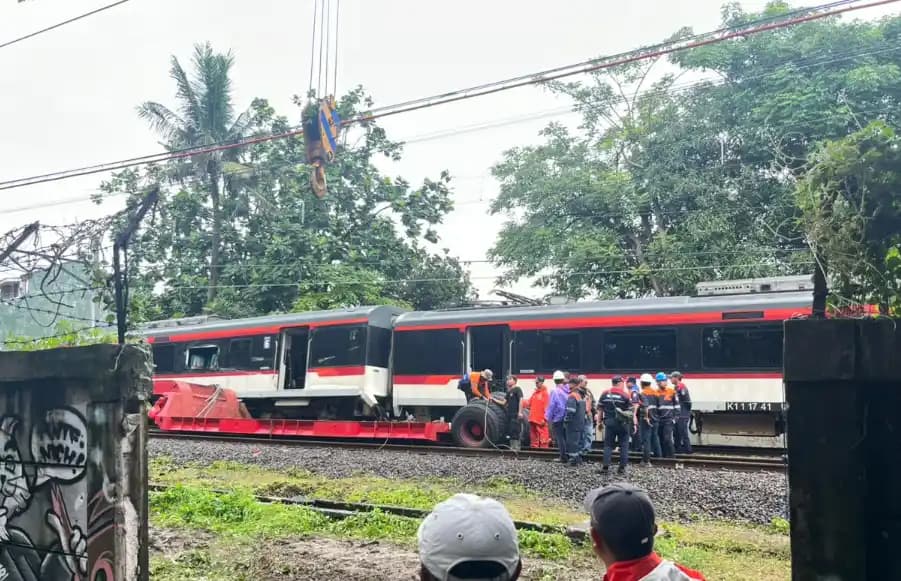 Kronologi Kereta Bandara Tabrak Truk di Stasiun Poris