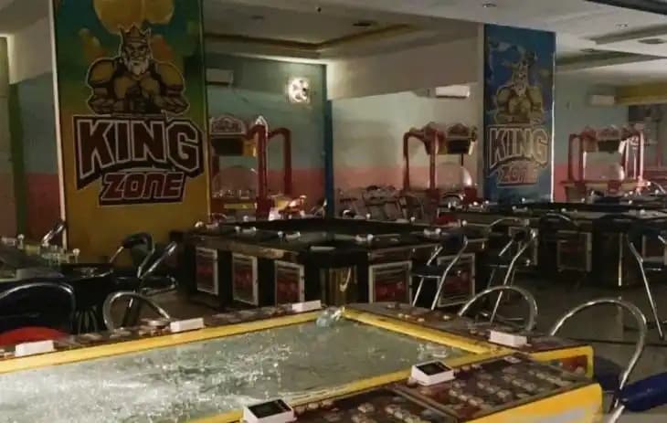 Lokasi yang diduga tempat gelper beroperasi hancurkan Massa