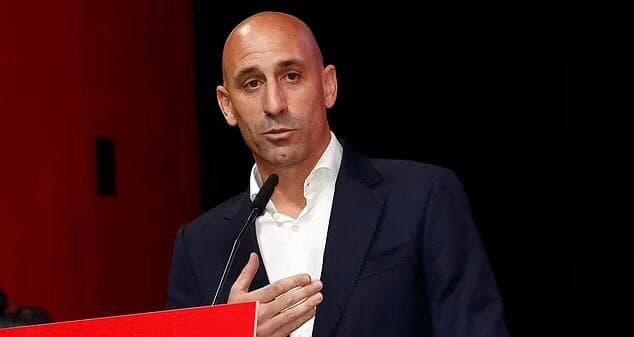 Buntut Cium Hermoso, Luis Rubiales Diskors 3 Tahun dari Sepak Bola
