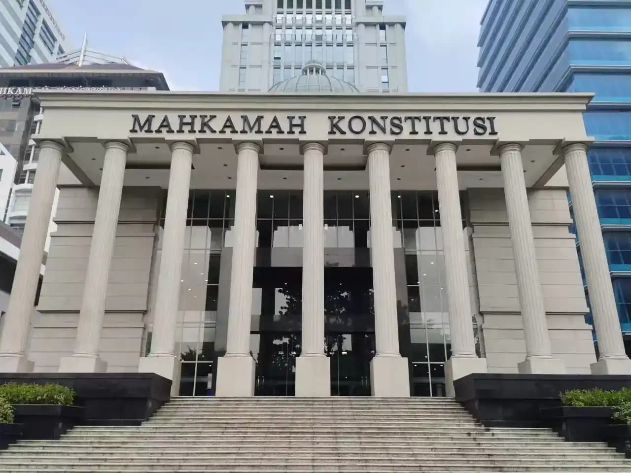 Mahkamah Konstitusi (MK)