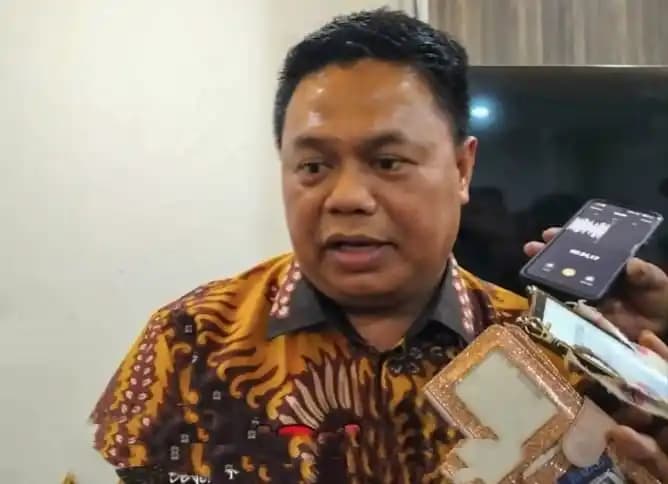 Mantan Kadiskominfostandi Kota Bekasi, Robert Siagian