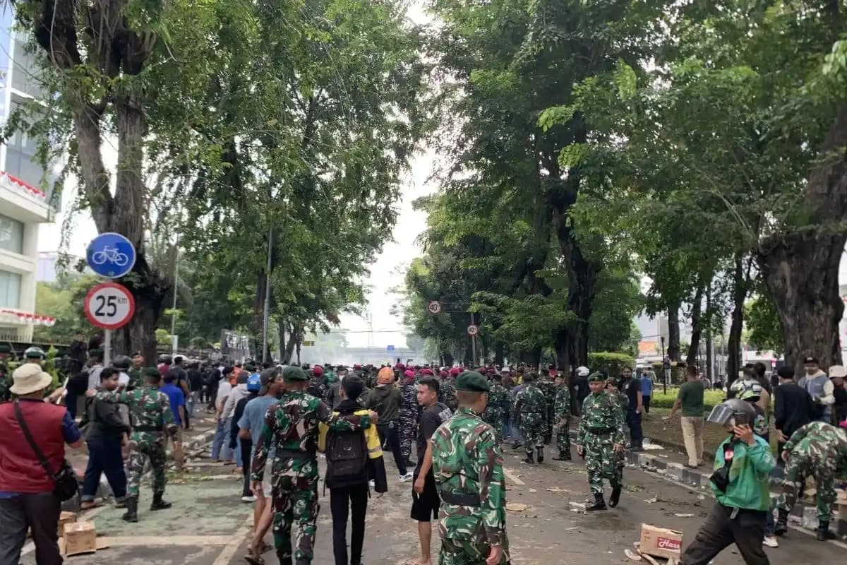 Massa Demo di Mako Brimob Kwitang