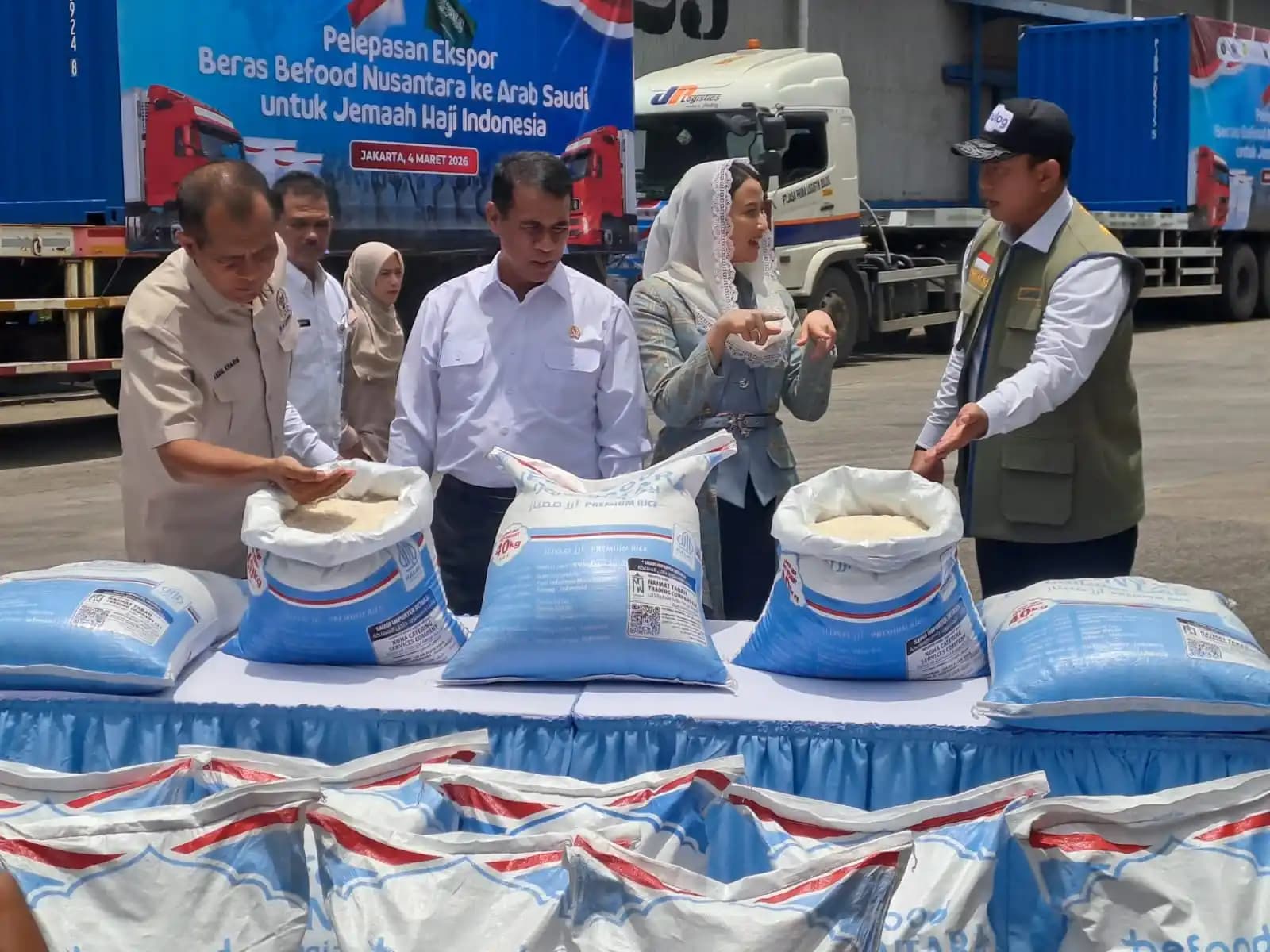 Mentan Andi Amran Sulaiman Lepas Beras Befood Nusantara ke Arab Saudi (Foto. Rizal Siregar)
