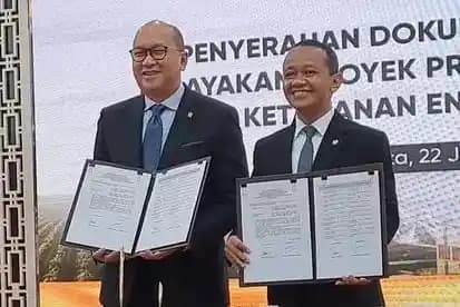 Menteri Energi dan Sumber Daya Mineral (ESDM), Bahlil Lahadalia (kanan) dan Chief Executive Officer (CEO) Danantara, Rosan Perkasa Roeslani (kiri)