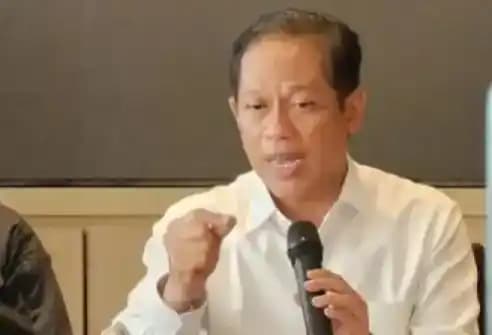 Menteri Lingkungan Hidup Hanif Faisol Nurofiq