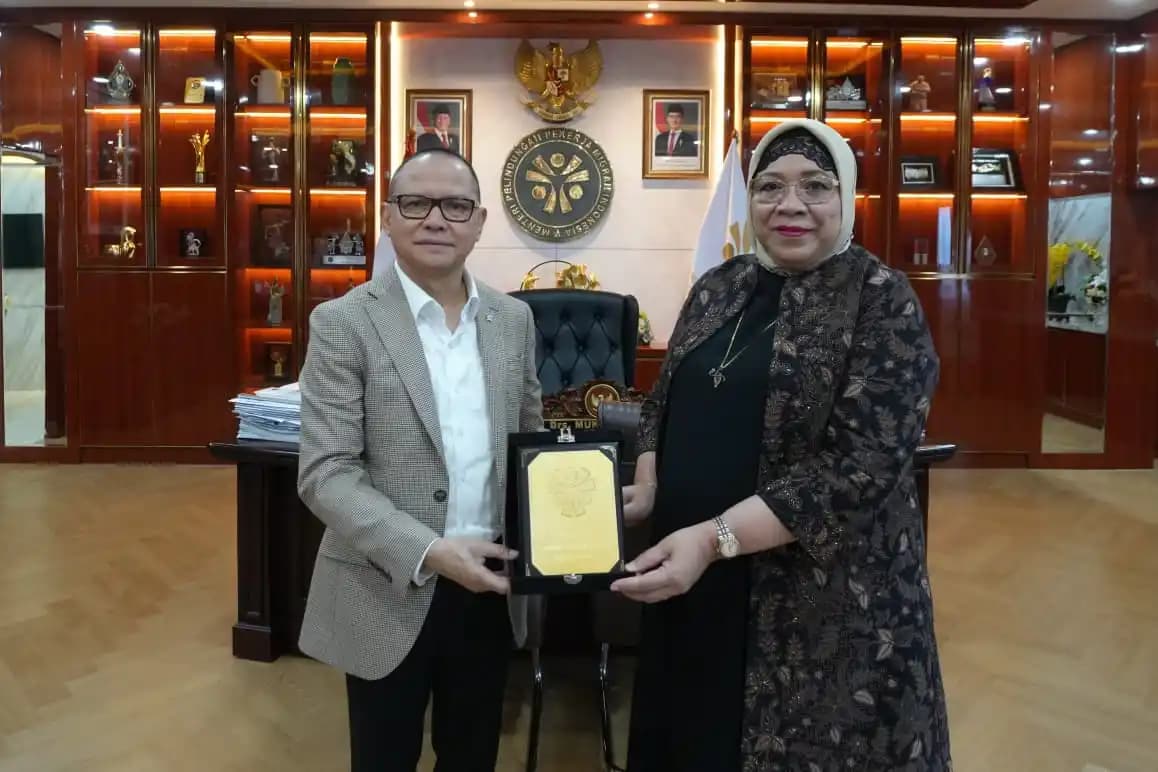Menteri P2MI Mukhtarudin bersama Duta Besar RI untuk Kuwait, Lena Maryana Mukti. (Dok. MI)