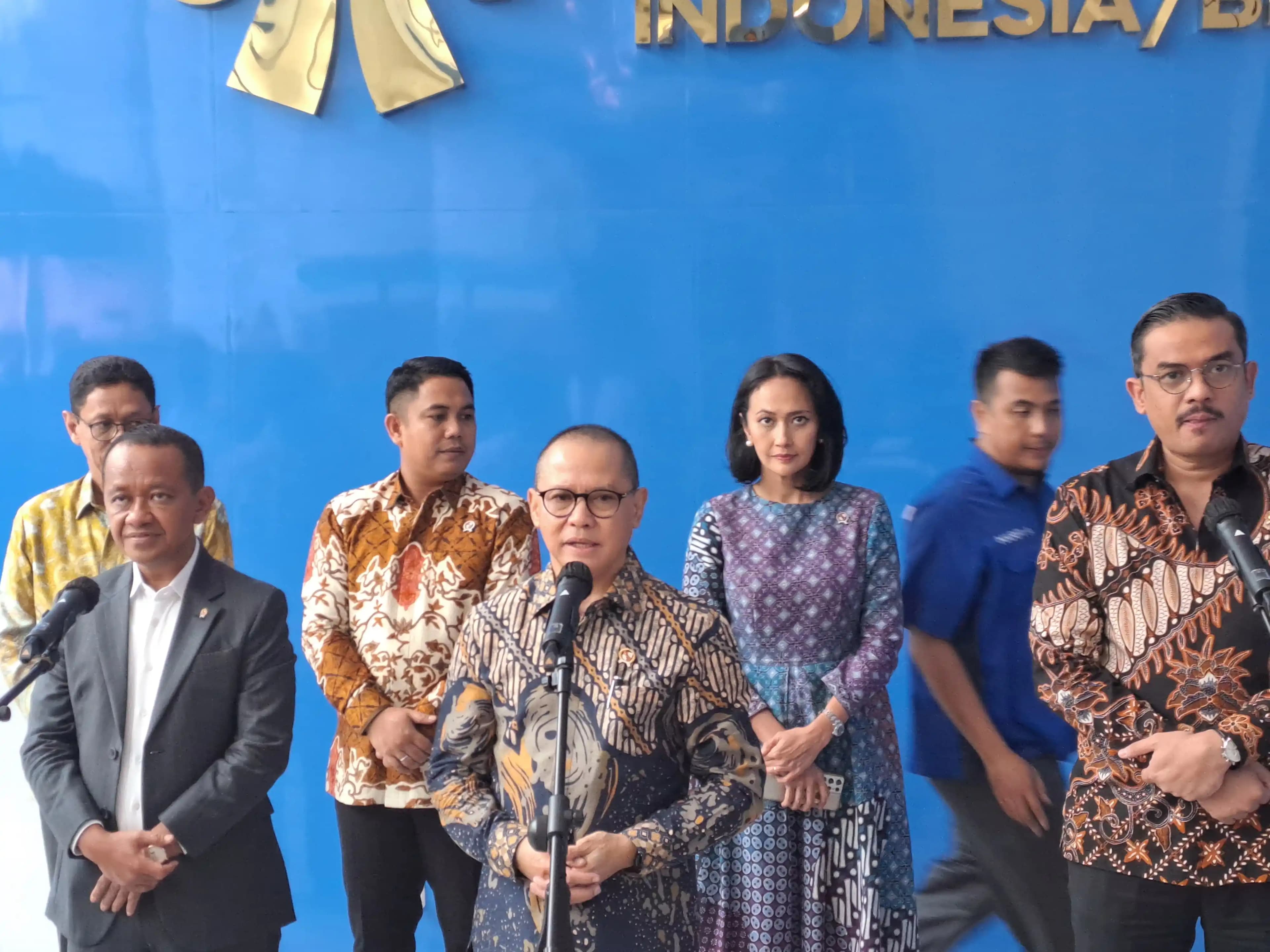 Menteri P2MI Mukhtarudin bersama Menteri UMKM Maman Abdurrahman, Menteri Perindustrian Agus Gumiwang Kartasasmita, dan Menteri ESDM Bahlil Lahadalia. (Foto. Rizal Siregar)