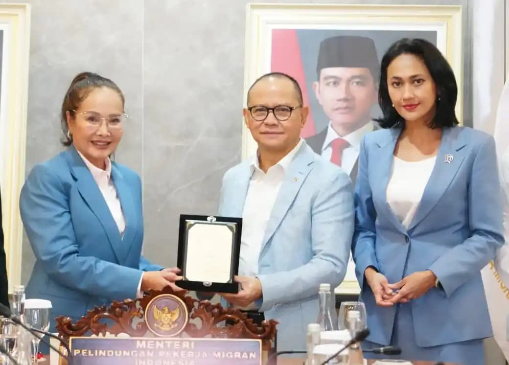 Menteri P2MI Mukhtarudin, menerima kunjungan kerja Duta Besar Luar Biasa dan Berkuasa Penuh (LBBP) RI untuk Portugal, Susi Marleny Bachsin. (Dok. KemenP2MI)