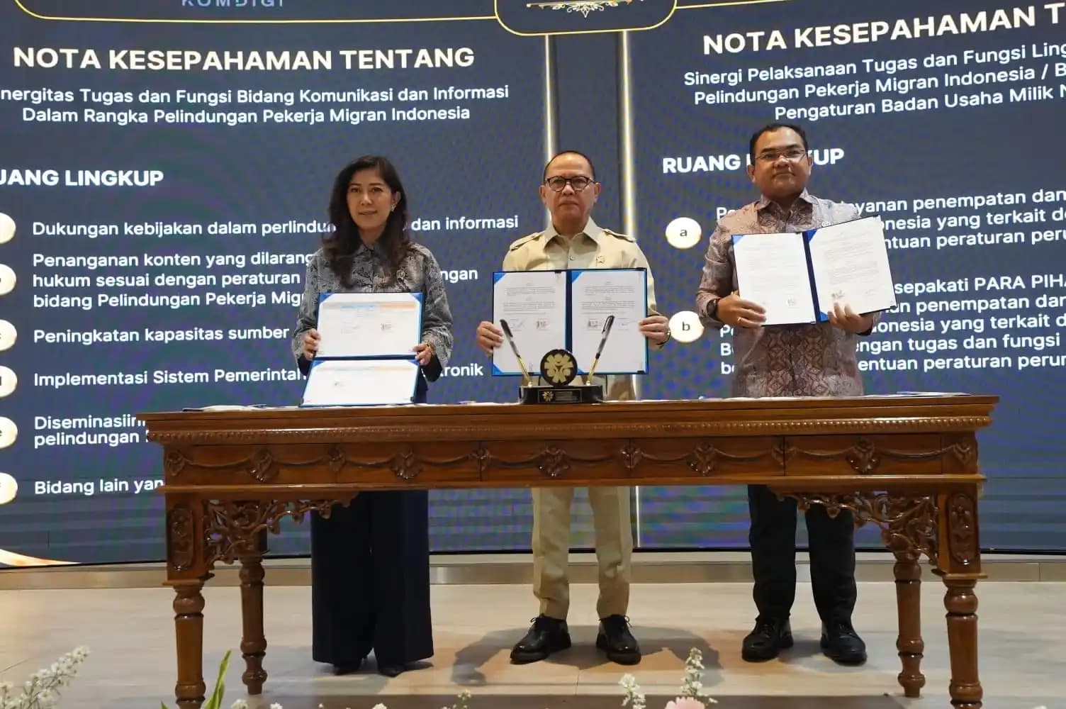 Menteri P2MI Mukhtarudin menggelar penandatanganan 13 MoU dan 5 Perjanjian Kerja Sama (PKS) dengan 14 mitra strategis. (Dok. KemenP2MI)