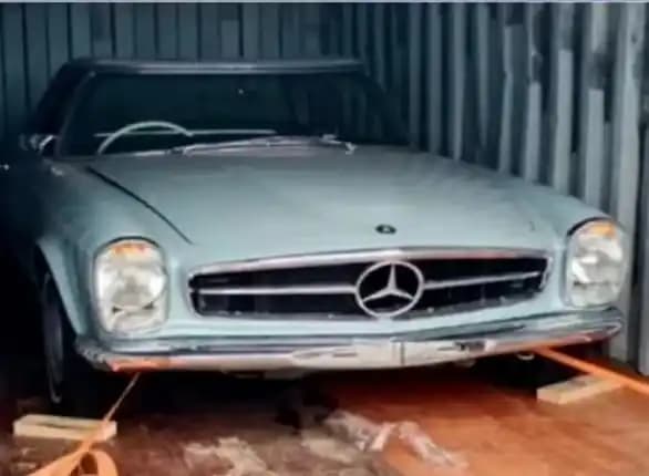 Mobil James Bond