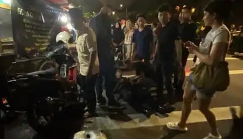 Mobil tabrak Warung Kelontong di Jaksel