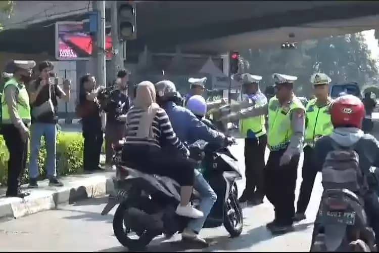 Operasi Patuh Jaya di perempatan Slipi, Selasa (16/7/2024). (Foto: Ist)