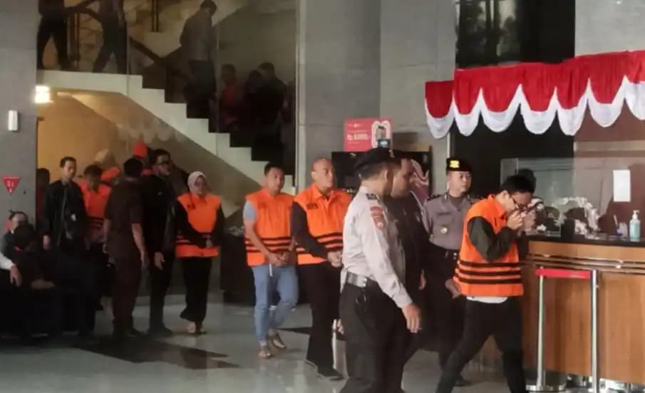 Para tersangka kasus dugaan pemerasan pengurusan sertifikat K3 di Kemnaker