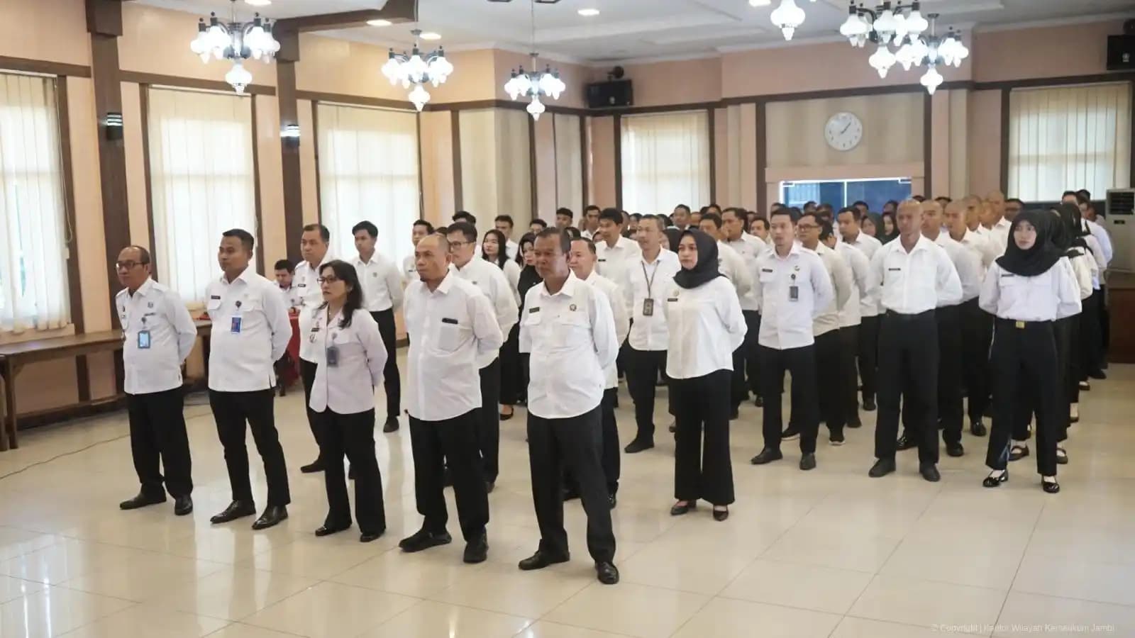 Pegawai Kanwil Kemenkumham Jambi mengikuti Apel Bersama secara virtual