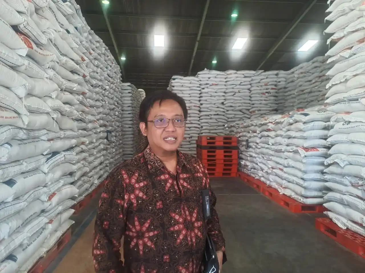 Pemimpin Perum BULOG Kanwil DKI Jakarta dan Banten, Bambang Prihatmoko