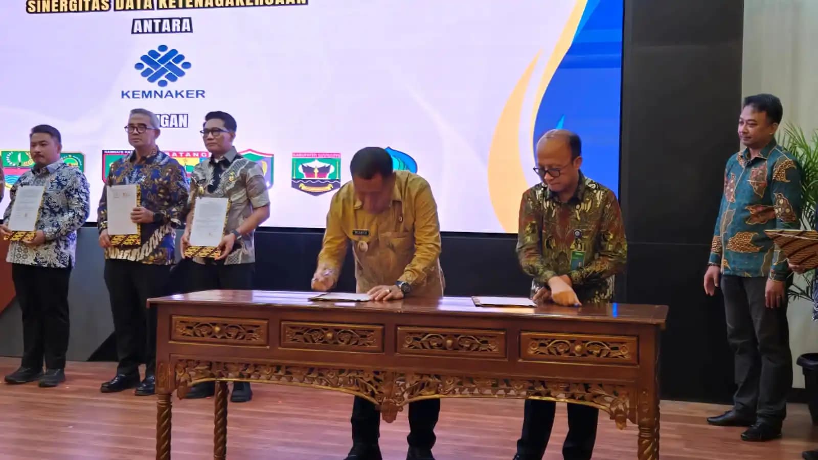 Pemkab Asahan melakukan penandatanganan kerjasama dengan Kementerian Ketenagakerjaaan RI