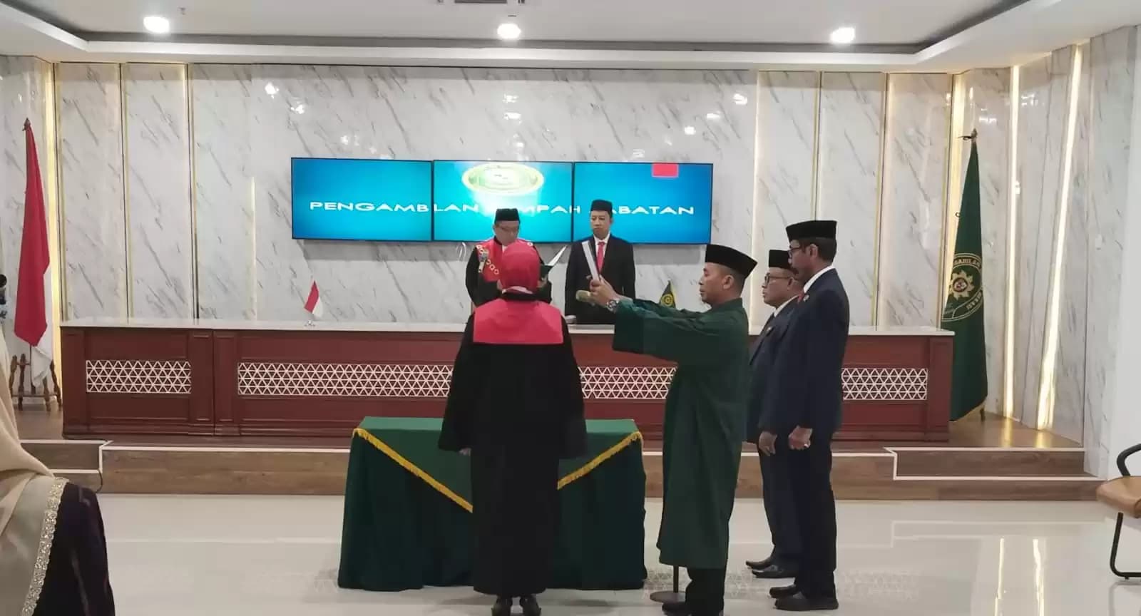 Pengambilan Sumpah Waka PN Kota Bekasi oleh Ketua Pengadilan Negeri Kls 1A Khusus tersebut (Foto/MA/MI)