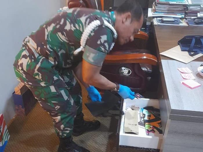Geledah Kantor Kabasarnas, TNI dan KPK Sita Dokumen dan Surat Penting