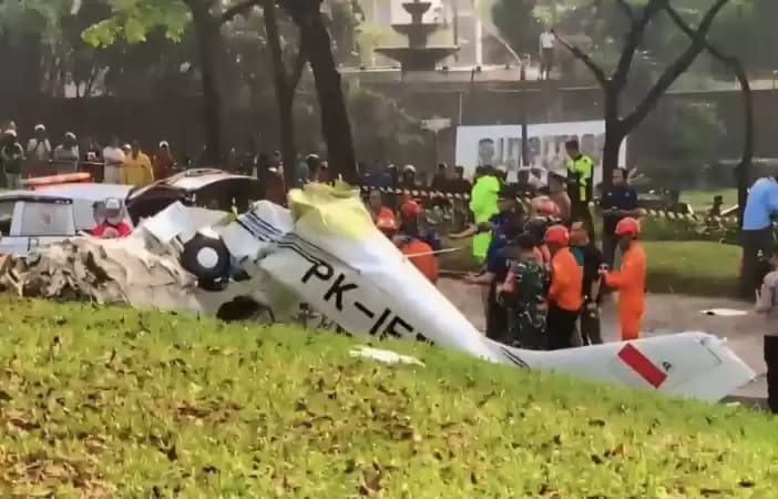 pesawat jatuh