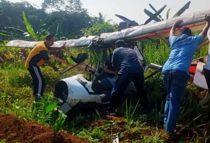 Pesawat Latih milik Federasi Aerosport Seluruh Indonesia (FASI) Jatuh di Bogor
