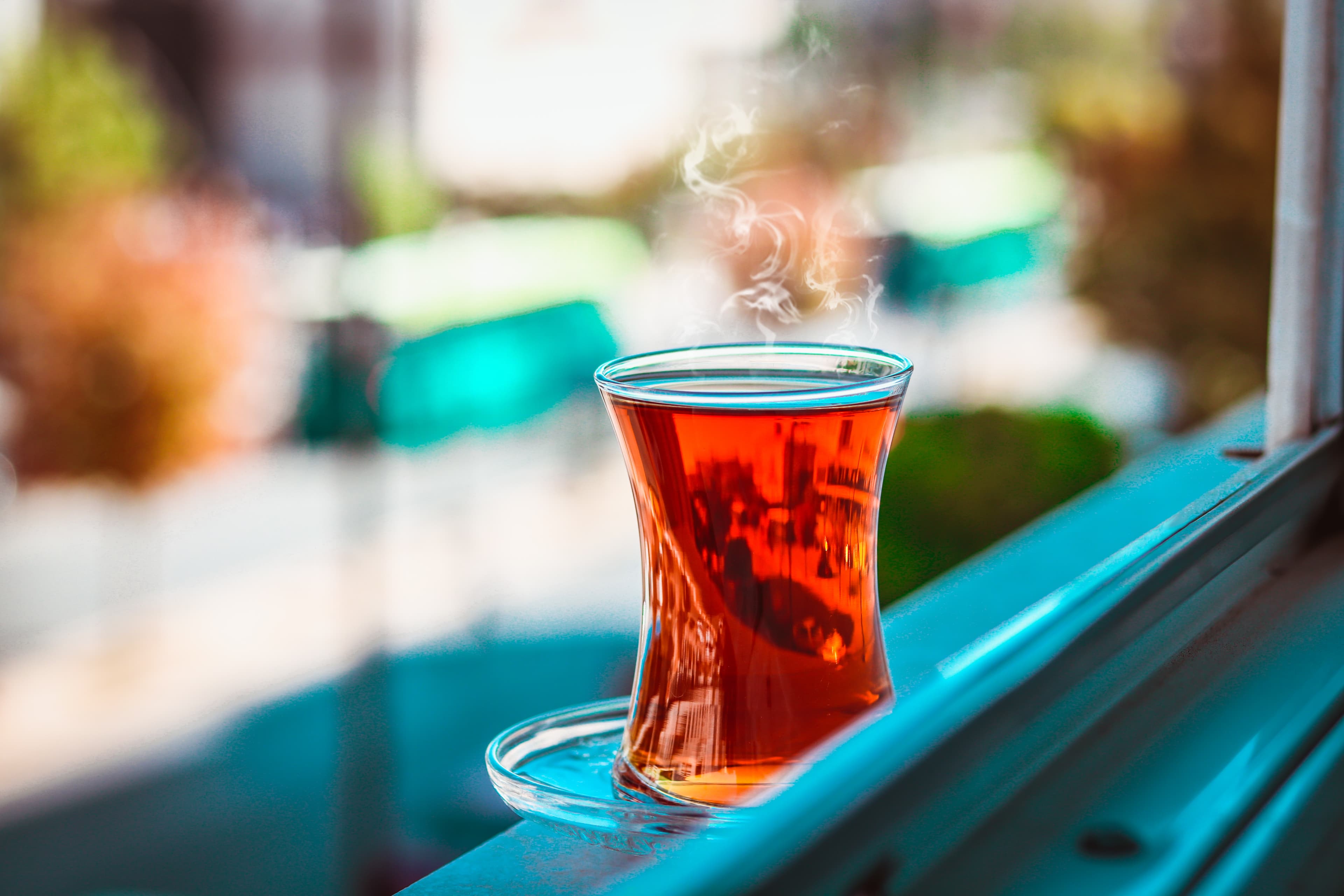 Minum Air Hangat yang Terlalu Panas Ternyata Berbahaya!