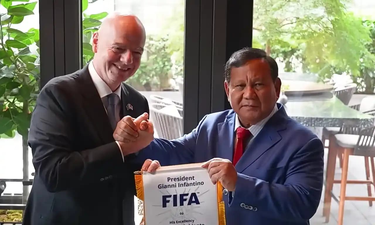 Presiden Prabowo bersama Presiden FIFA Gianni Infantino